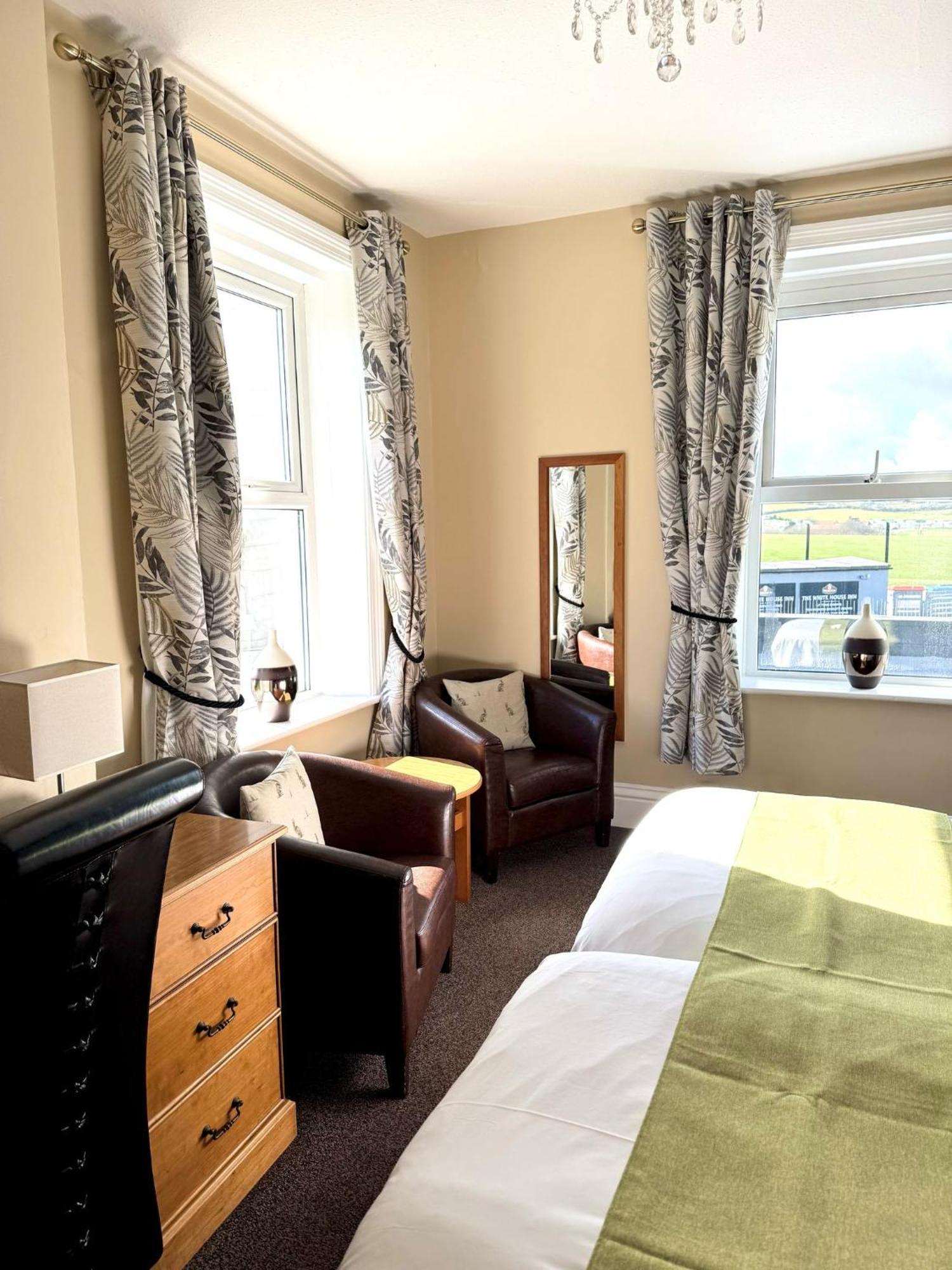 The White House Inn - Whitby 4*