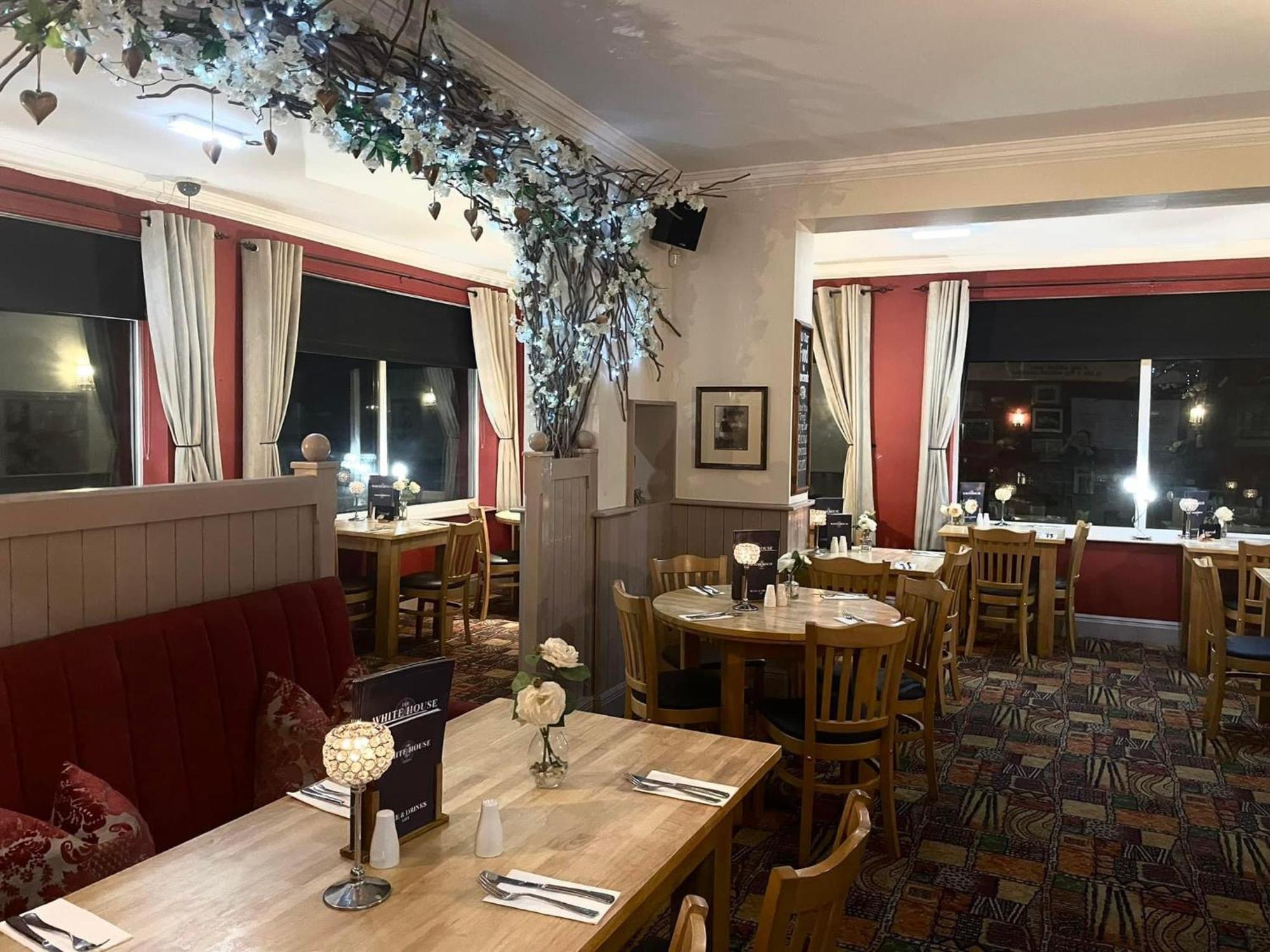 The White House - Herberg Whitby