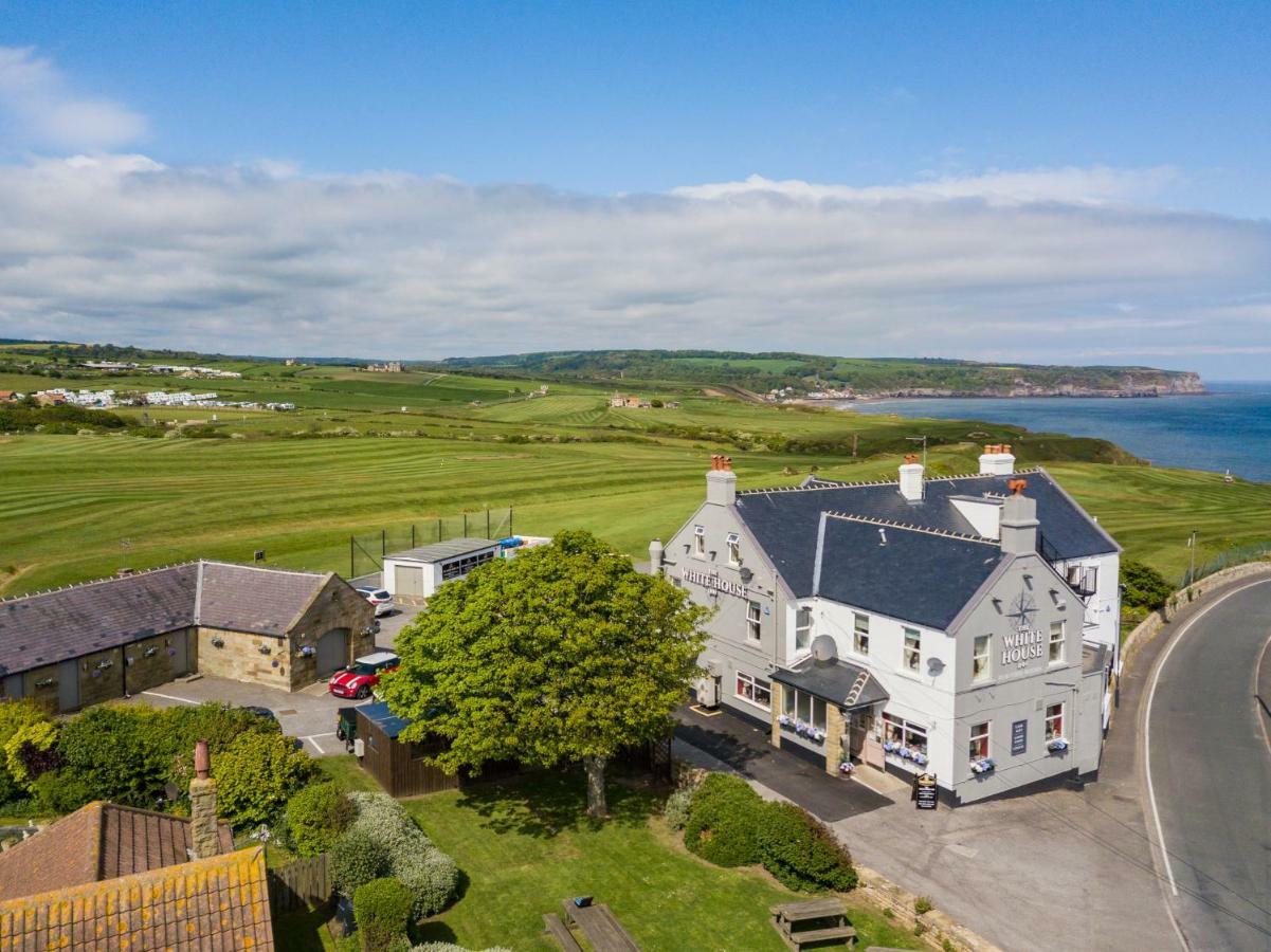 The White House Inn - Whitby Inn